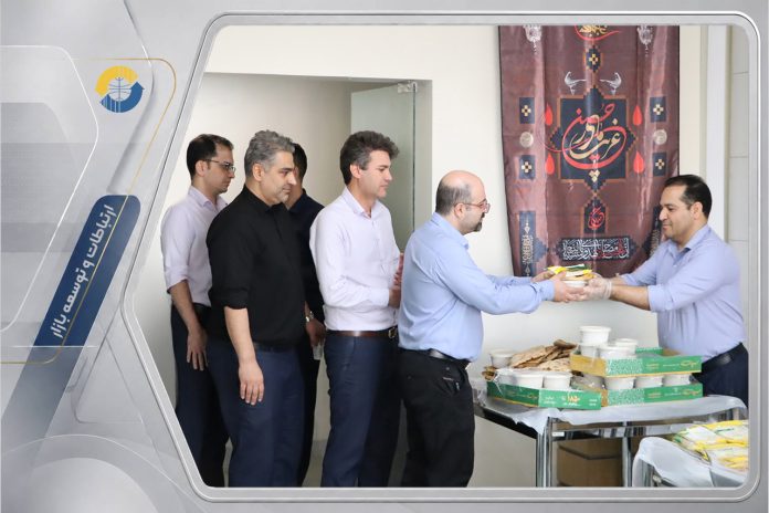 توزیع نذری به مناسبت ایام محرم توزیع نذری به مناسبت ایام محرم